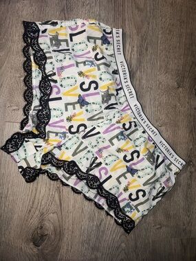 Victoria’s Secret LOVE VS Lacy sleep boxy shorts!